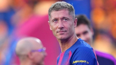 Robert Lewandowski បានរិះគន់ដំណើរការជ្រើសរើសម្ចាស់ពាន Ballon d'Or ហើយគាត់បានយល់ស្របជាមួយ Cristiano Ronaldo ដោយបានលើកឡើងថា ពានរង្វាន់ FIFA's The Best អាចមានភាពជឿជាក់ជាងរង្វាន់បាល់មាសដែលរៀបចំដោយរបស់ France Football ។